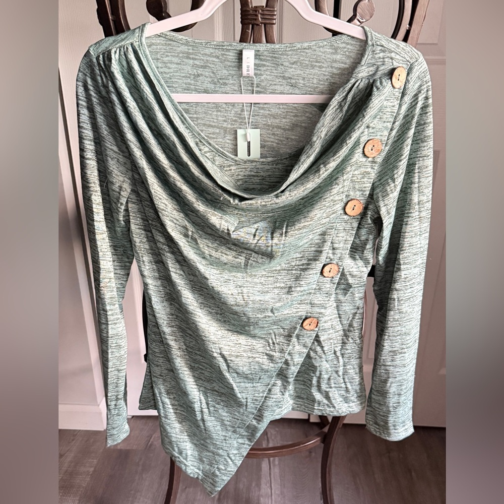 Elegant Button-adorned Long Sleeve Top in Variegated Green